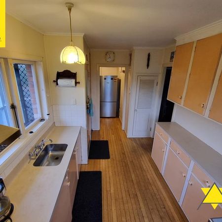 111 Flanshaw Road, Te Atatu South - Photo 5