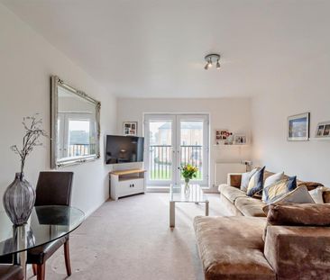 2 bedroom Flat To Let Total Size: 640 SQ FT - Photo 2