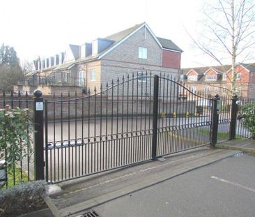 4 bedroom townhouse to rent - Photo 6