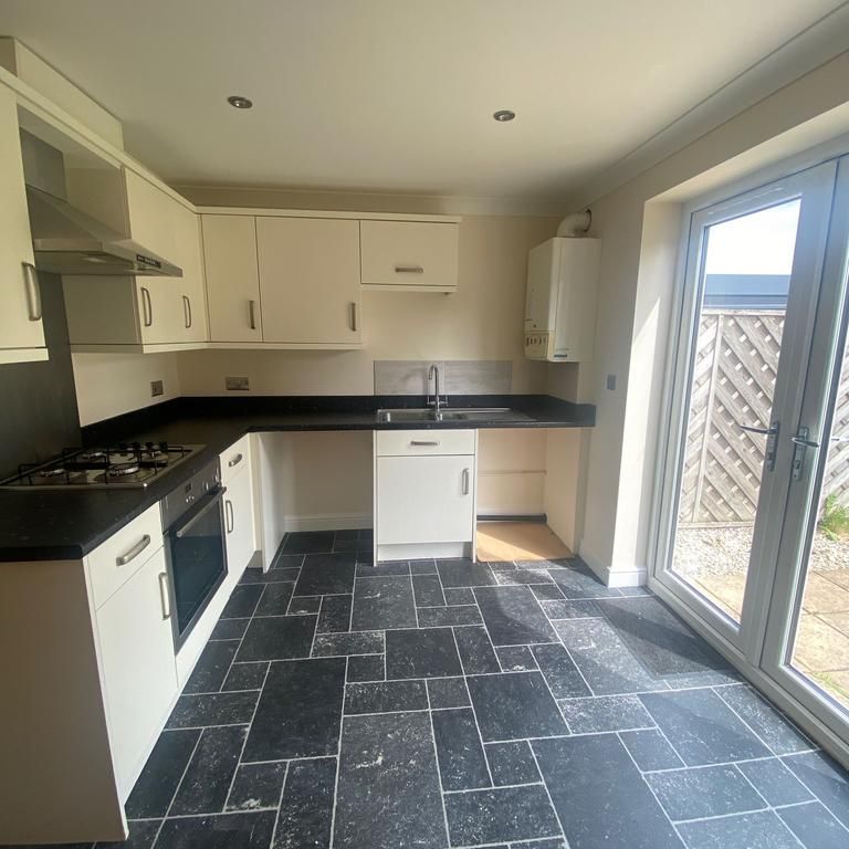 2 bedroom semi-detached house to rent - Photo 1