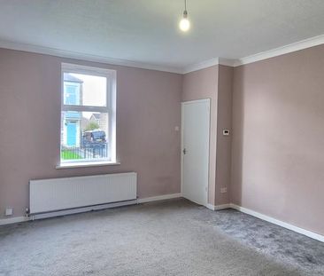 2 bedroom end of terrace house to rent - Photo 3