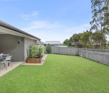 Properly Managed I Classic Family Home Located In A Prime Location! - Photo 4