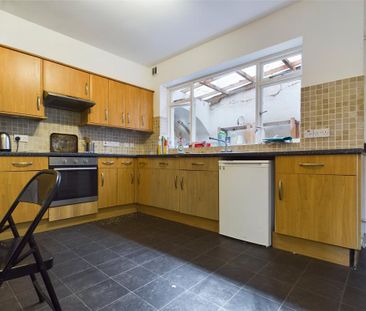 5 bedroom terraced house to rent - Photo 2