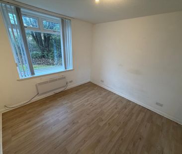 Elmvale Row, Springburn | £695 Monthly - Photo 5