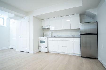 For Lease - 118 Fairholme Avenue Unit# Basement 2, Toronto, Ontario - Photo 4