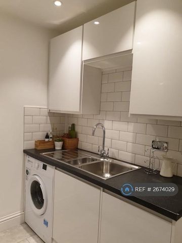 Studio to rent - Photo 2