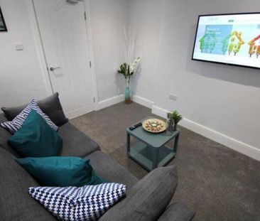 1 bedroom in a house share to rent - Photo 2