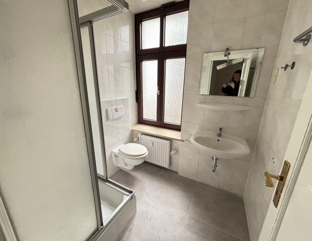 Charmante Altbauwohnung mit Stuckelementen und modernem Komfort - Foto 1