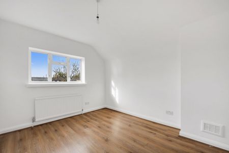 4 bedroom House To Let Total Size: 958 SQ FT - Photo 4