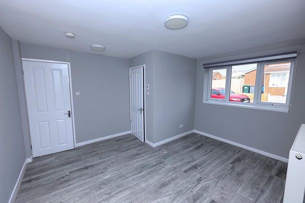 4 bedroom detached house to rent - Photo 1