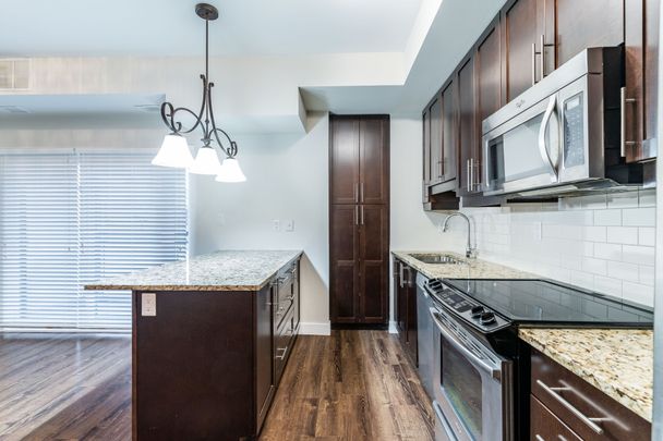 For Lease - 128 Garden Drive Unit# 112, Oakville, Ontario - Photo 1