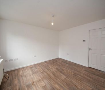 3 bed House - Mews for Rent - Photo 2