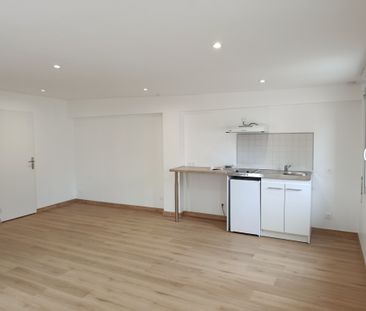 Location Appartement 2 pièces 49m² ORLEANS 45000 - Photo 2