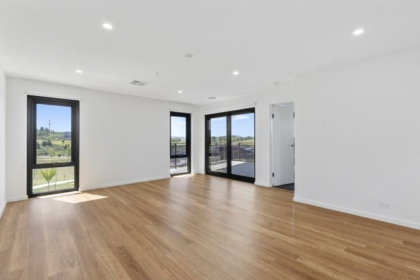 Stylish and Contemporary Design - Photo 1