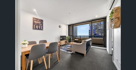 Spacious 2-Bedroom Apartment in Prime Melbourne CBD Location - Available for rent! - Photo 2