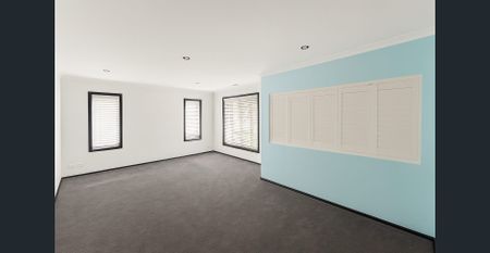 Spacious Family Home in Prime Cranbourne East Location - Photo 5