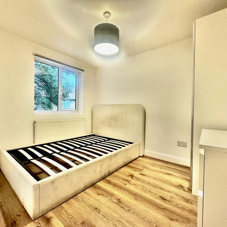 5 bedroom terraced house to rent - Photo 1