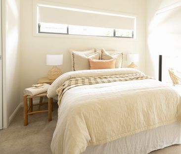 Stylish and spacious townhouse is the perfect place to call home - Photo 1