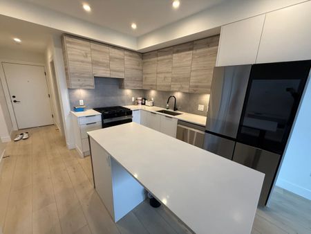 1 Bed + Den Condo at Highstreet Village - Photo 4