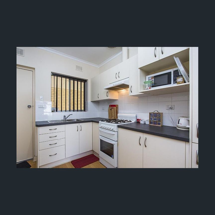 Find location: where sea breezes meet everyday convenience - Photo 1