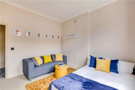 2 Bed Flat, Nevern Place, SW5 - Photo 2