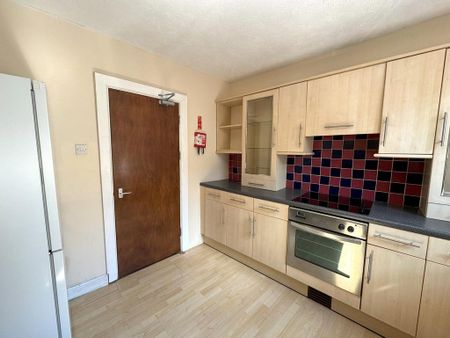 3 bedroom apartment to rent - Photo 2