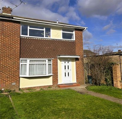 3 bedroom semi-detached house to rent - Photo 1