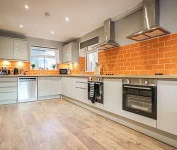 1 bedroom in a house share to rent - Photo 6