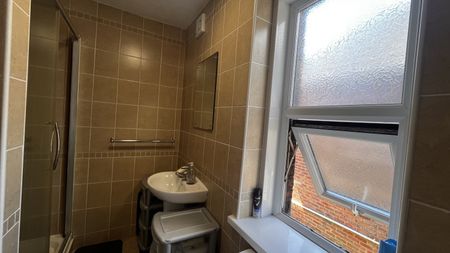 Ashley Road, Poole, Dorset, BH14 - Photo 5