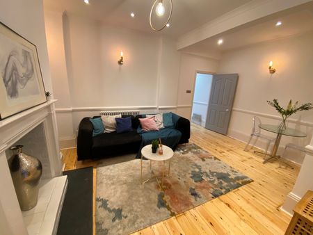 2 Bed Flat, Overstone Road, W6 - Photo 3