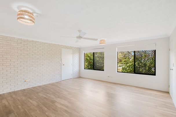 RENOVATED GROUND FLOOR APARTMENT - CLOSE TO KINGSCLIFF BEACH - Photo 1