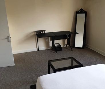 Room in a Shared Flat, Brigstocke Road, BS2 - Photo 4