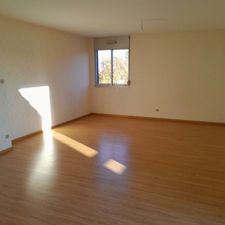 Location Appartement 3 pièces 63m² - Photo 2