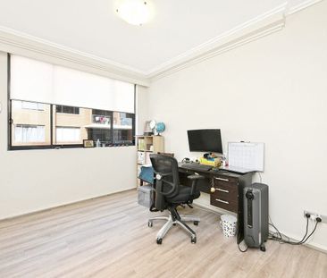 Spacious North-Facing Apartment in Convenient Location - Photo 5