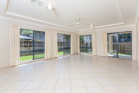 GRAND PARKRIDGE RESIDENCE! - Photo 5