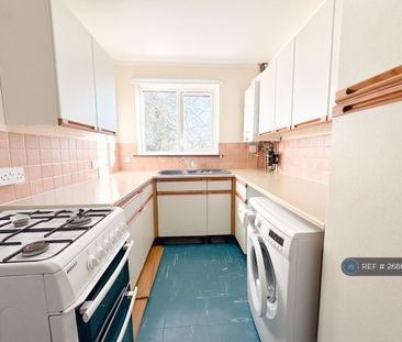 2 bedroom flat to rent - Photo 4