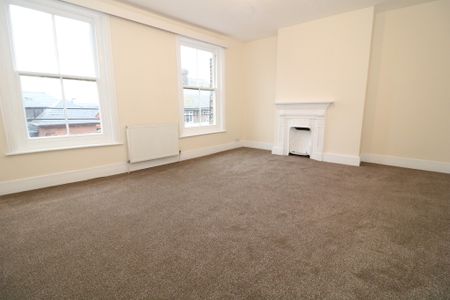 High Street, Dorking - 2 bedrooms Property for lettings - Seymours - Photo 2