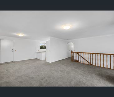 16 Bellbird Avenue, Burleigh Waters, Qld 4220 - Photo 3