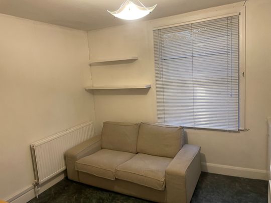 1 Bed Flat, Cricklewood, NW2 - Photo 1