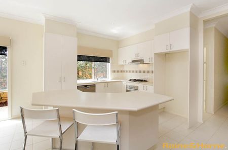BEAUTIFULLY PRESENTED 3 BEDROOM COTTAGE - Photo 4
