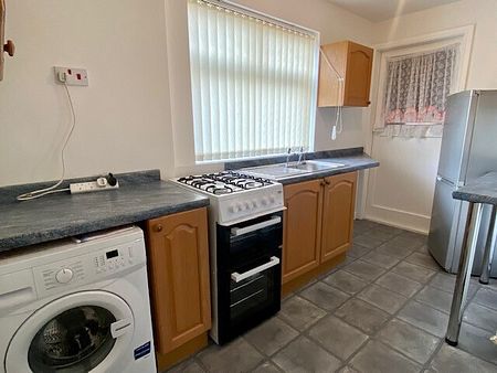 Woodhall Avenue, Kirkshaws, Coatbridge - Photo 2