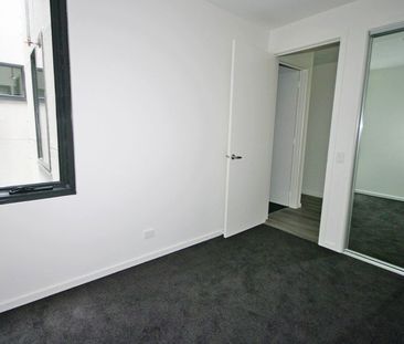 Boutique Block - Spacious, Stylish & Excellent Location - Photo 4