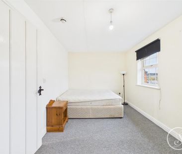 4 bedroom townhouse to rent - Photo 4