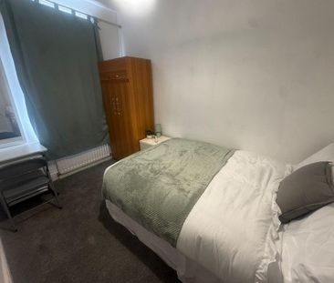 5 bedroom house share to rent - Photo 3