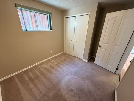 Gorgeous well located Basement Suite - Photo 5