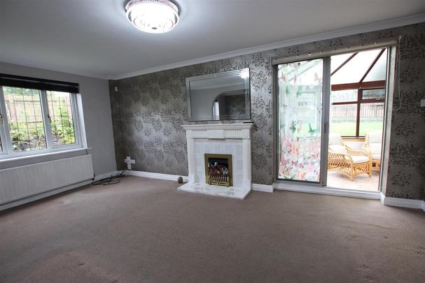 4 bedroom detached house to rent - Photo 1