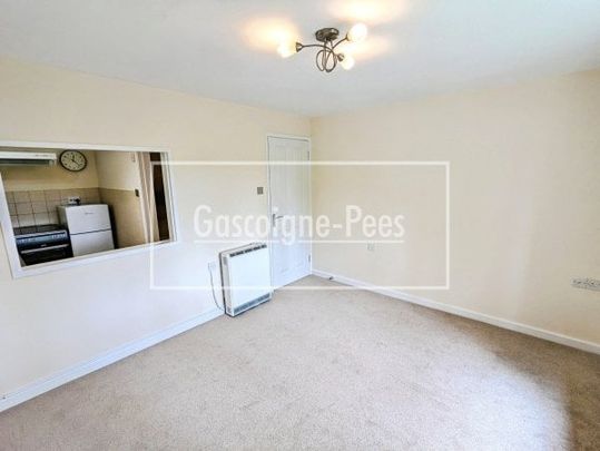 Hindhead, GU26 - Photo 1