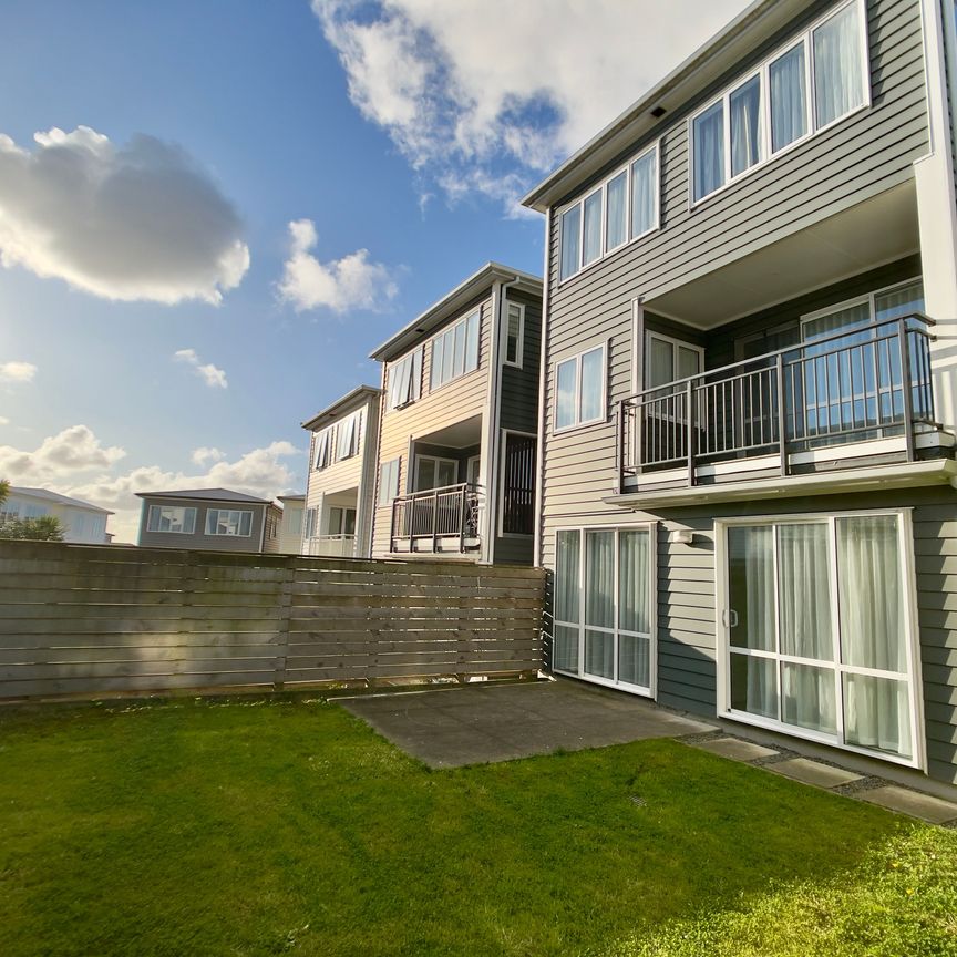 BRAND NEW 4-BEDROOM IN FLAT BUSH - Photo 1