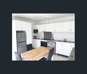 ROOM IN SHARE HOUSE - SINGLE OCCUPANCY ONLY - Photo 3