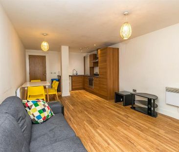 3 bedroom apartment to rent - Photo 4